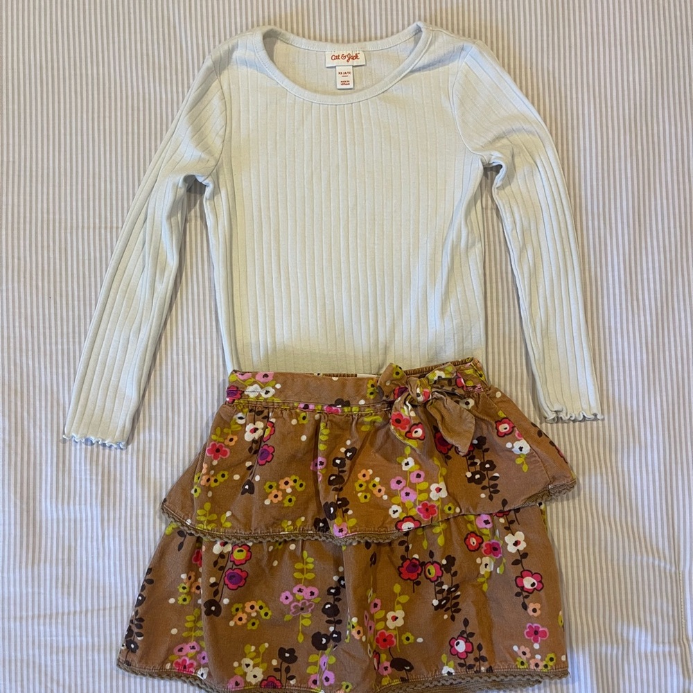 Girls skirt outfit